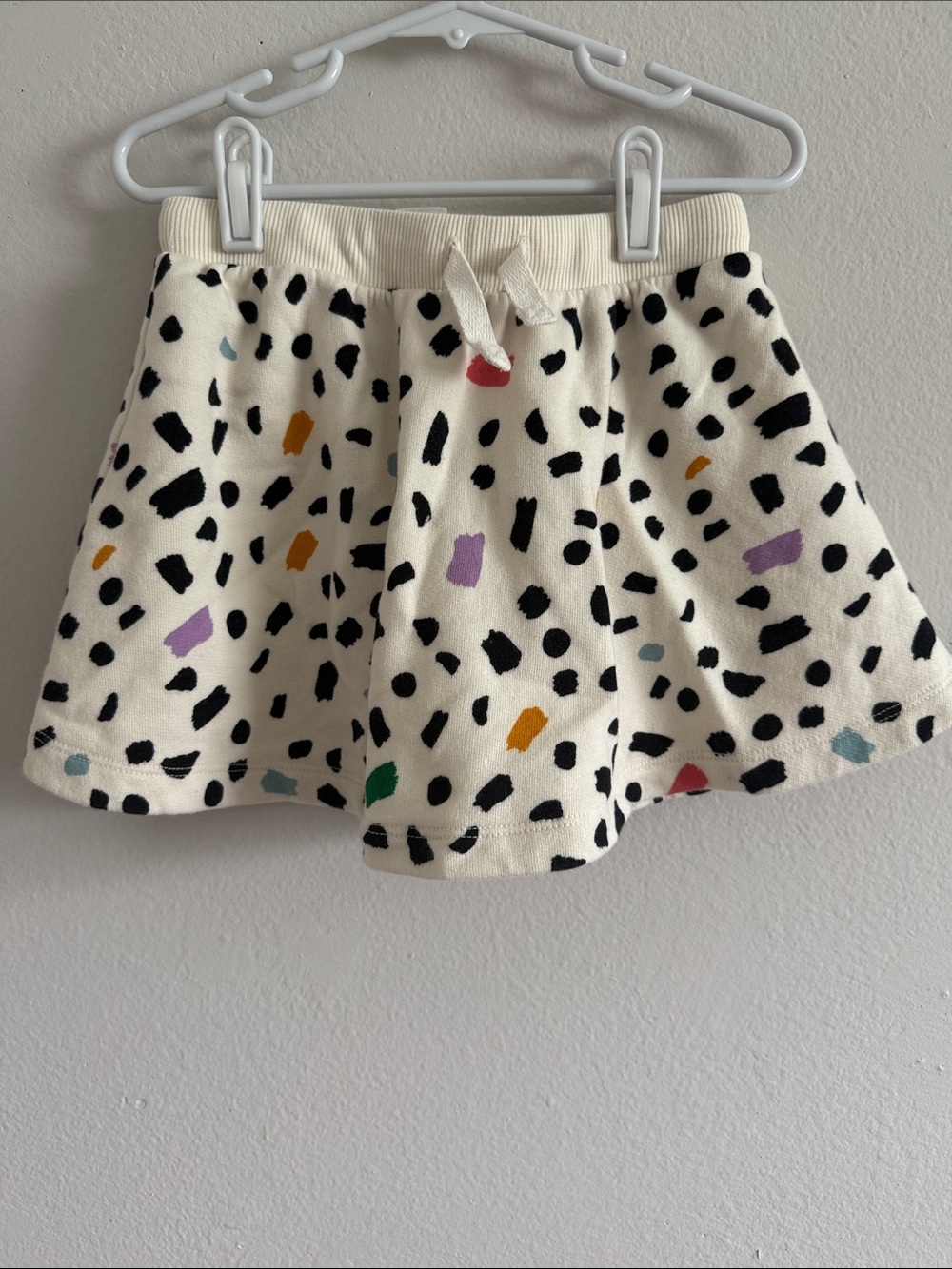 Hanna Andersson Cream Skater Skort with Black Speckle and Multicolor Spots